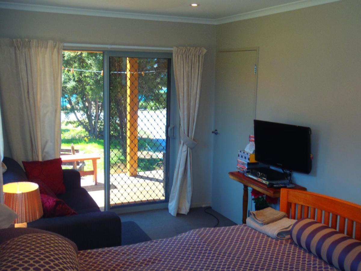 Lakefront Fantail Cottage Lake Hawea, Wanaka Ngoại thất bức ảnh